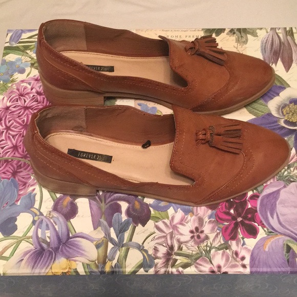 Shoes - Picture 3 of 4